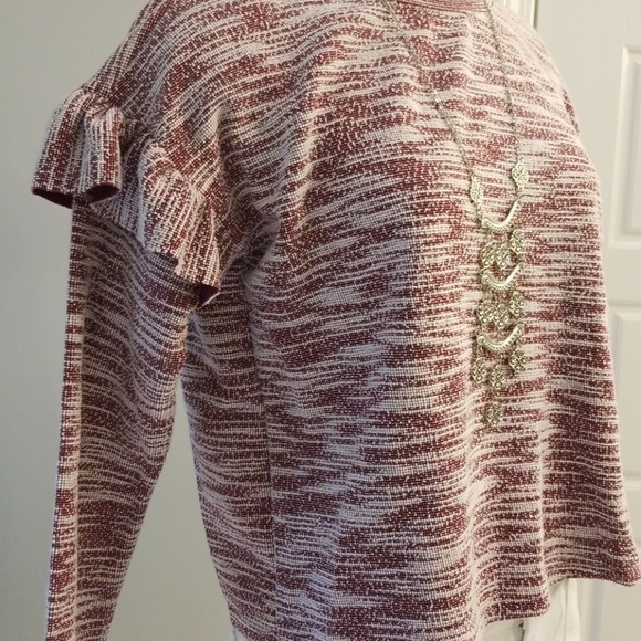 She + Sky ruffle sleeved top - Picture 2 of 4